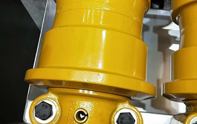 Komatsu PC1250 track roller Komatsu PC1250 track roller